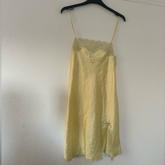 Victoria's Secret Other - Vintage Victoria’s Secret Pastel Yellow Satin Silk Lace Trim Slip Dress Bow S